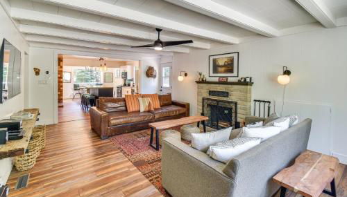 Cozy Retreat with Deck about 2 Mi to Pinecrest Lake! - Foto 4