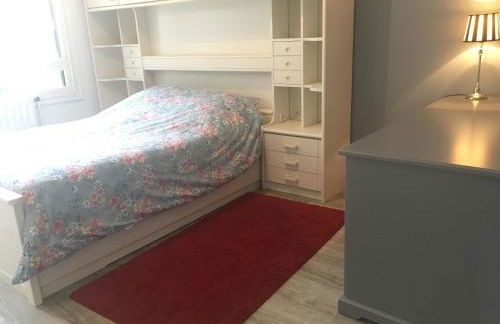 BedinReims "burgundy bottle" 110m2 Exceptional, 4 chambres doubles, 2 bain, free park & wifi, tout équipé - Foto 31