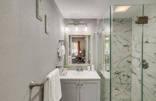 Anaheim Studio with Fireplace 14 Mi to Disneyland! - Foto 19