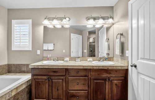 Near Zion 3BR Sleeps 8 Covered Patio Dining - Foto 19