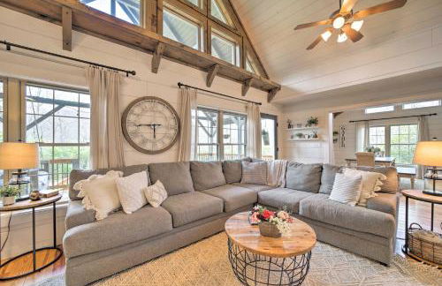 Ideal for Families! Lake Toxaway Getaway with Deck - Foto 4