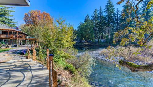 Tranquil Riverfront Retreat - Foto 1