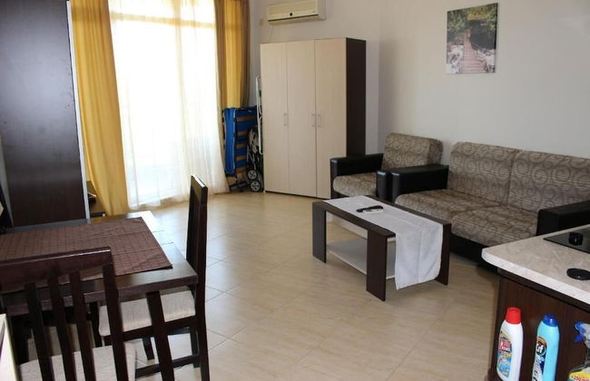 Aheloy Palace Apartments - Photo 3