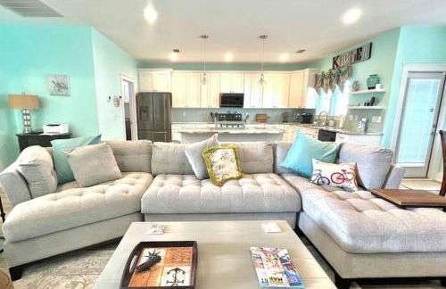 2 Fins Up, Beach Home, Private Pool , Golf Cart, 6 beds - Foto 53