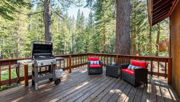 Whiskey Springs by Avantstay Classic Cabin Near Tahoe Donner Ski Area - Foto 3, Habitación