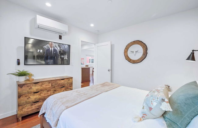 2 Units in Prime Hollywood Location Chic Renovated 1bdrs w/ Patio Avantstay - Foto 24