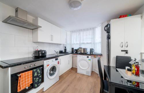 Modern 2Bed North London Flat by D3 Short Stay, Sleeps 6, Private Yard - Foto 24