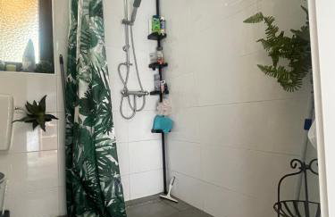 Hobbit Lounge - Photo 7