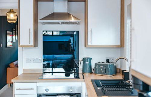 Quaint Georgian house with Parking & Huge Garden 10 mins walk from town - Photo 30