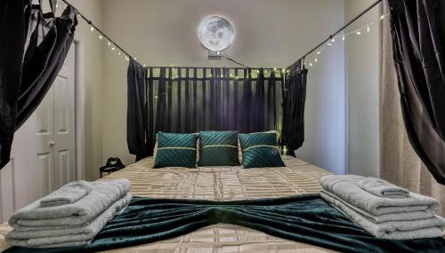 Projector - 5 mins to DT - 4 King Beds - Massage Chair - Foto 4, towels