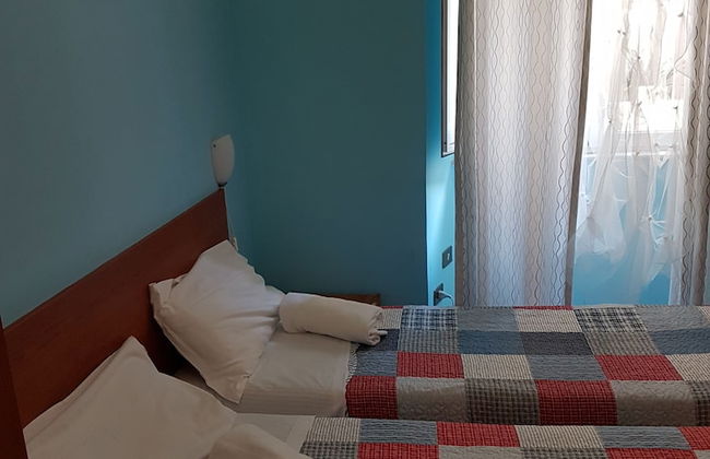 Român Holidays Hostel - Foto 10