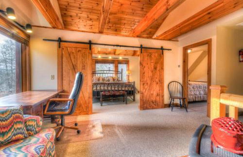 Most Luxury 7000 Sq ft Log Estate with Pool Hot Tub Sauna - Foto 59