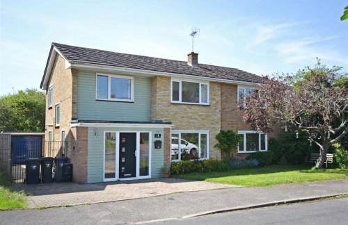 Modern home in historic market town near airport - Foto 1