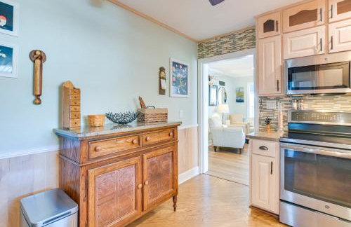 Radford Home with Wraparound Deck! - Foto 9