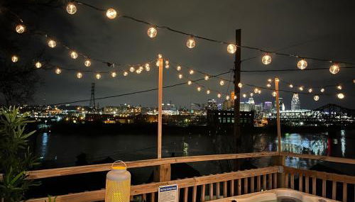 Cozy Riverfront Bungalow with Stunning Views - Foto 2