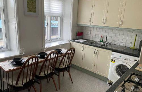 Queen Anne Court-FREE PARKING By Prescott Apartments - Photo 4