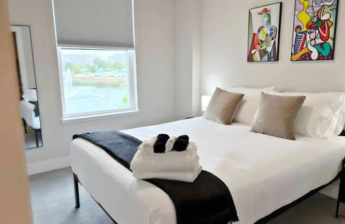 4BR Townhouse with Lake View & Parking - Sleeps 10 - WV rep 3 - Foto 34