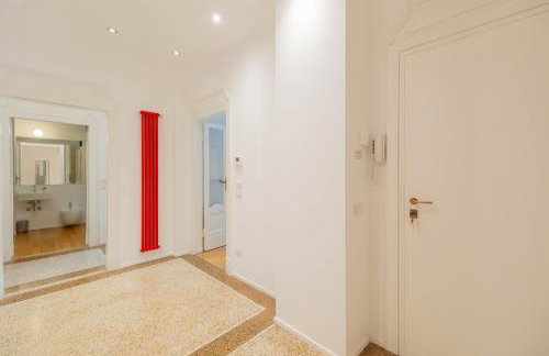 Velvet & Marble - Stylish Luxury City Center Apartment - Photo 6
