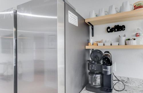 Waterfront Home with Pool by Next Step Property Management - Foto 19