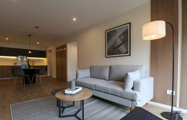 w Prestigious 2BR w Balcony Near Larcomar - Foto 10