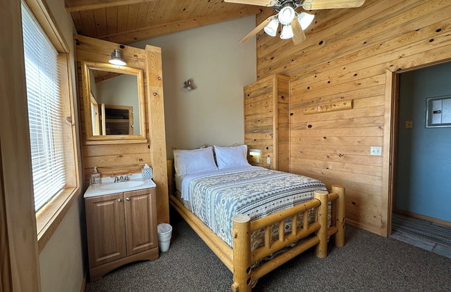 Mount Peale Country Inn near Moab - Photo 32