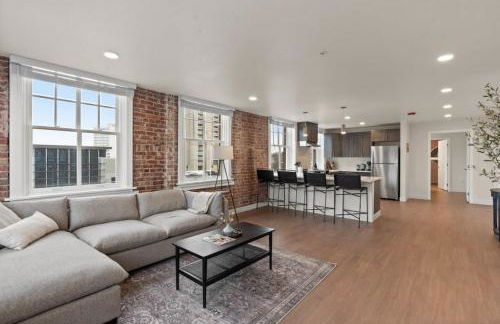 Luxury w King Beds, Pool Table, Central Downtown! - Foto 2