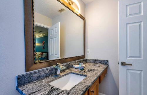 Spacious 7BR Retreat w Pool Game Room - Foto 57