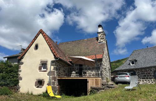 La maison des petites choses, la tiny house du Puy Mary-Cantal - Photo 1