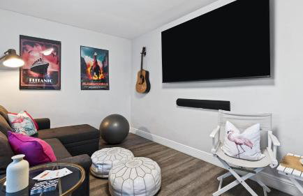 Hot Tub Firepit Deck 10mins to Beach Near Las Olas Middle Terrace Cottage by AvantStay - Foto 21