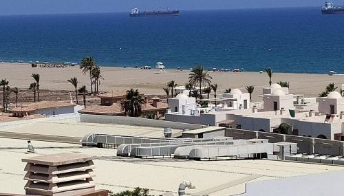 LID GARRUCHA - 4 min Playa Las Marinas - 1 min Paseo Malecón - Wi-Fi y Garaje - Foto 2