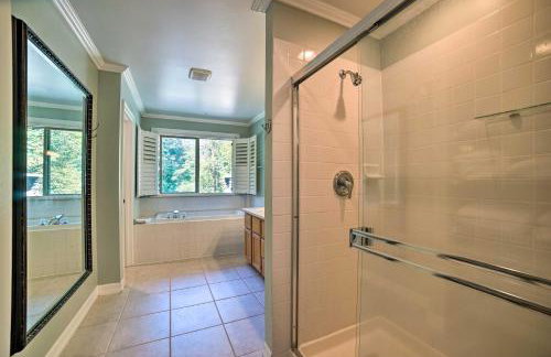 Beautiful Wine Country Home w/ Hot Tub & Lake View - Foto 22