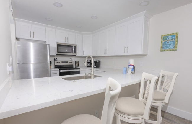 Pelicans Roost 304 2 Bedroom Condo by RedAwning - Photo 8