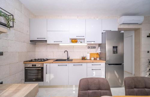 Family friendly house with a swimming pool Pucisca, Brac - 21499 - Foto 22