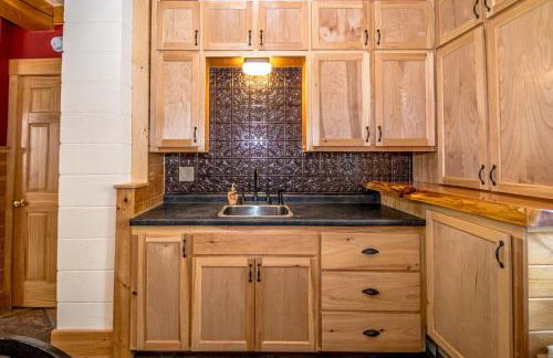 Whispering Waters Farmhouse and Wedding Barn - Foto 20