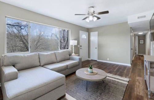 Travis' Place - Convenient and Affordable Location - Foto 3