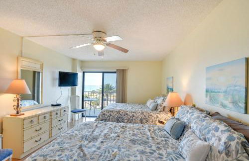 Walk to Madeira Beach Coastal Condo with Balcony - Photo 9