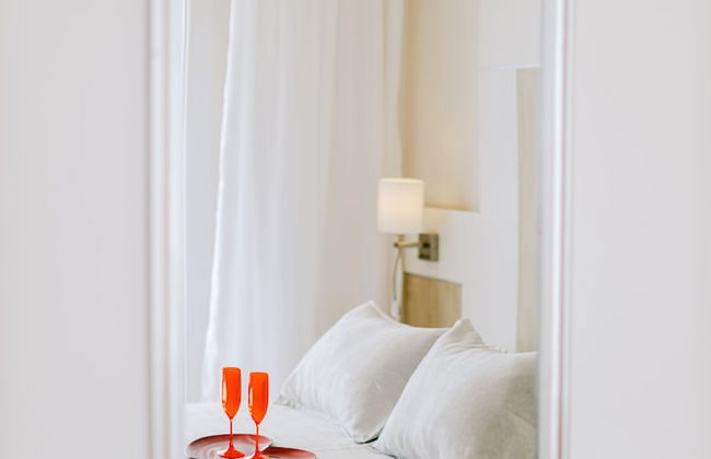 The Three Graces - Photo 11