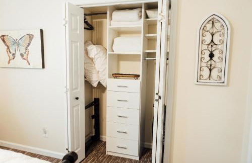 Dahlonega Escape, Wineries, Game Room, Hiking - Photo 16