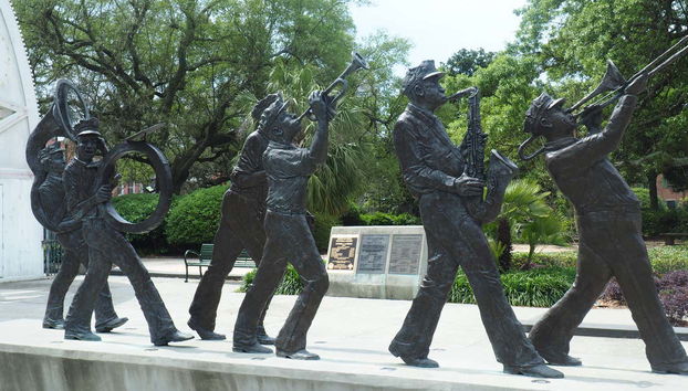 Hommage à un groupe de jazz dans le parc Louis Armstrong