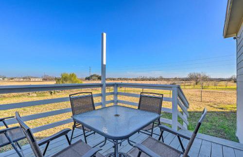 Peaceful Atascosa Home with Balcony and Deck! - Foto 31
