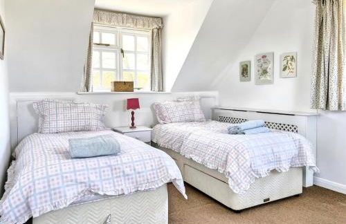 Hidden Haven Cottage with Free Parking - Foto 14