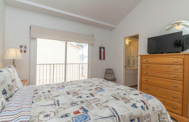 2-story Condo Next to Beach w/ Ocean Views! - Foto 8