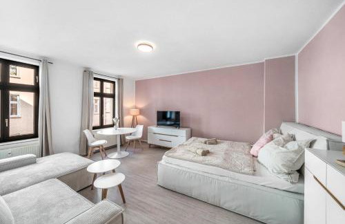 LeHaStays - Apartment Buckau 14 I Küche I WLAN I SmartTV I Innenhof - Photo 1