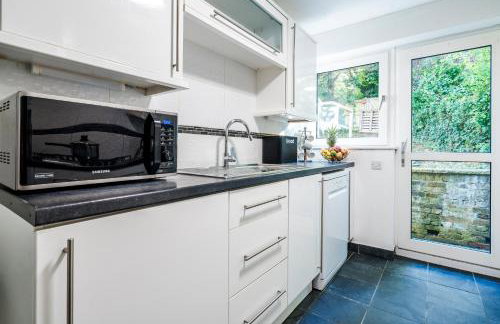 Mayflower 5-Bed Home, Contractors, Family, Harry Porter - Photo 29