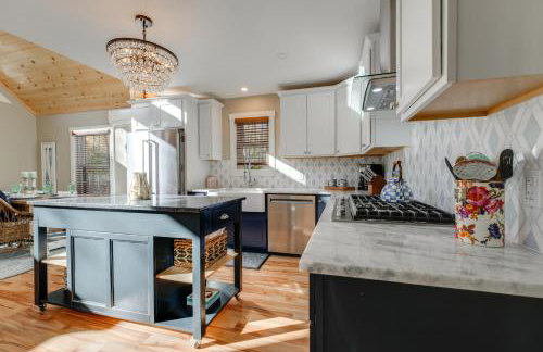 Beaches, Golf and More Family Home on Frye Island! - Foto 14