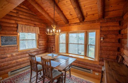 Mountain Top Cabin! Hot tub, Fireplace, Dog Friendly - Photo 14