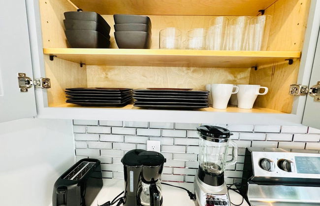 Modern 2-bedroom Retreat Near Beach Airport - Foto 8