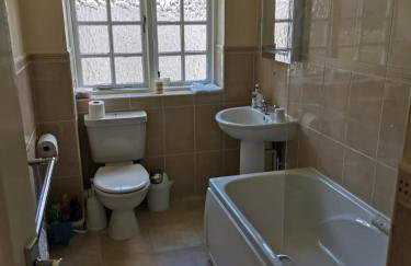 Sea views, private garden, comfortable family and dog friendly home - Foto 12