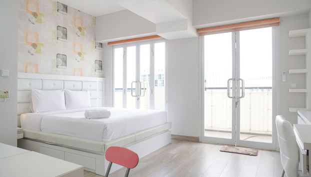 Warm And Comfort Living 1Br At 8Th Ambassade Kuningan Apartment - Foto 2, Habitación