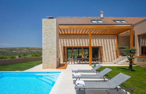 Luxury Villa Silence with Heated Pool - Photo 48